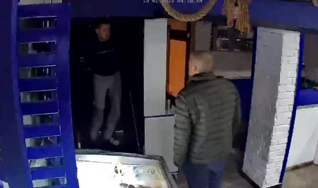 Antalya’da gece saatlerinde işyerine