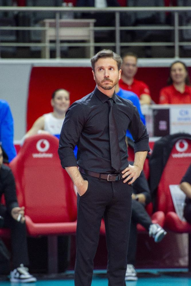 Alper Hamurcu: “Elimizdeki oyunculardan memnunum, transfer yapmayacağız”