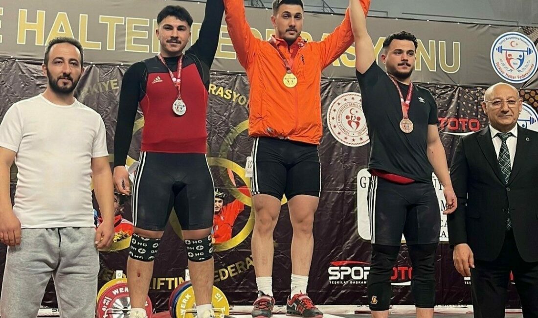Türkiye birincisi oldu Halter Gençler Büyükler Ferdi