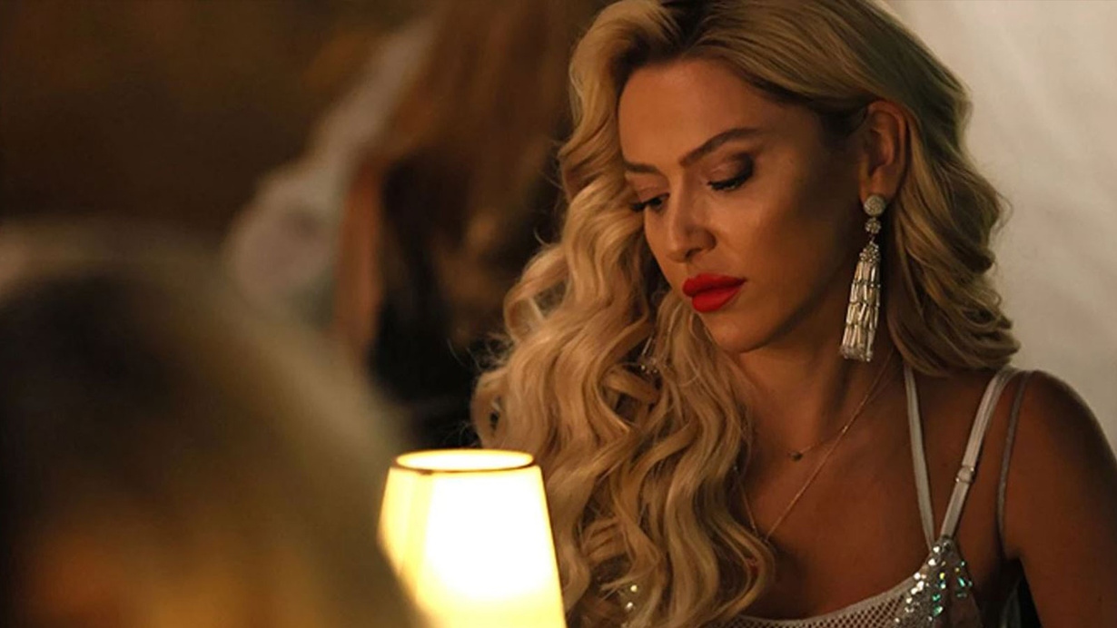 Hadise ‘Esas Oğlan’ dizisinden servet kazandı