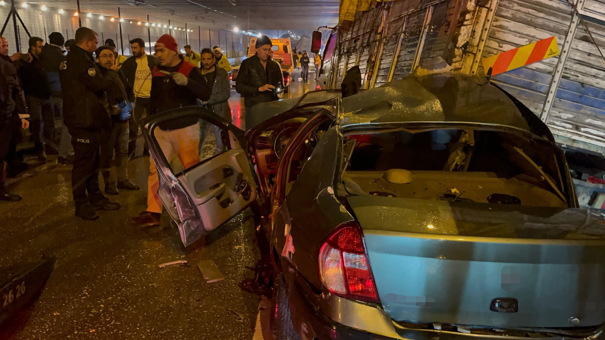 Bursa’da alt geçitte zincirleme kaza