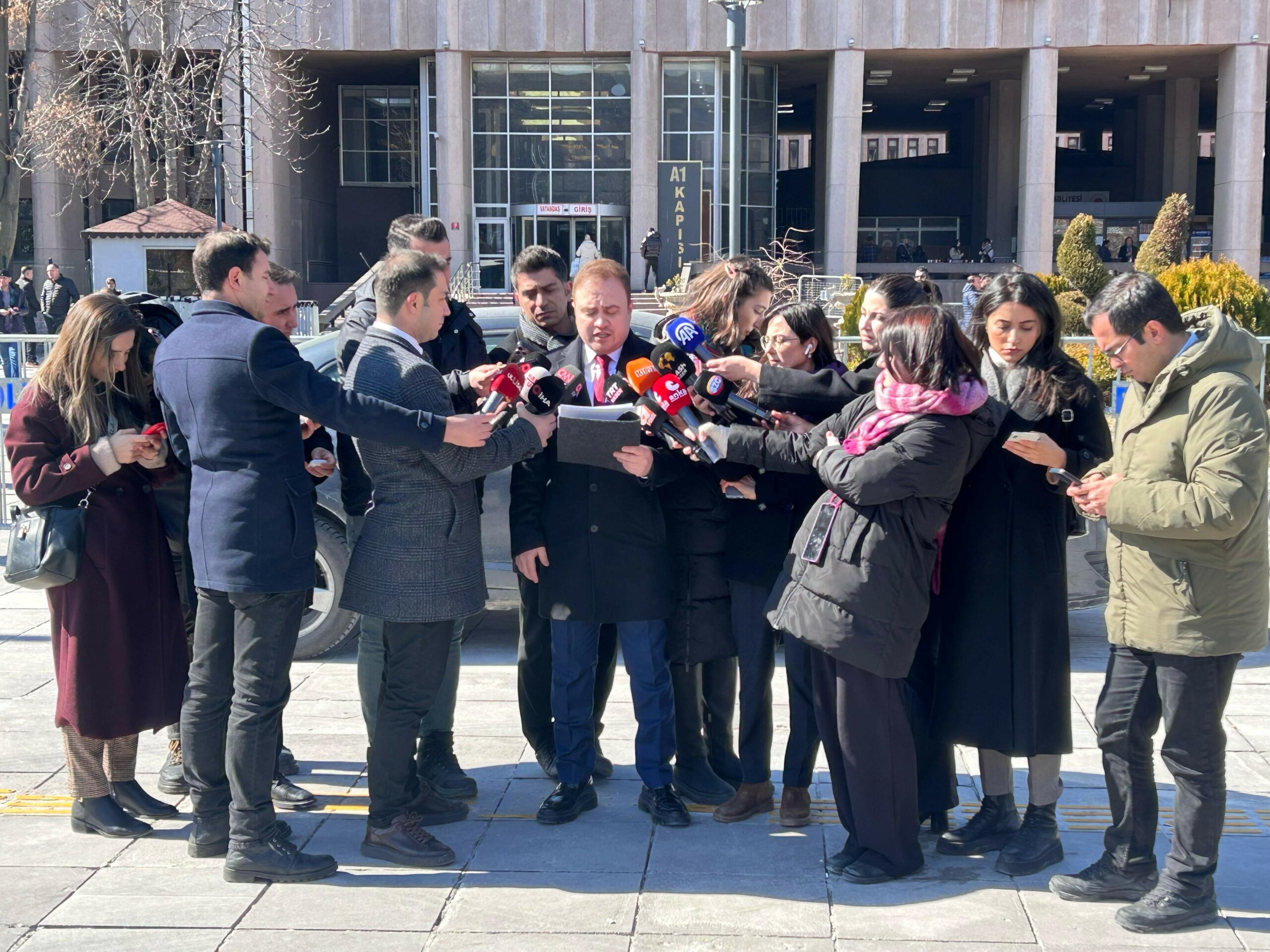 “Şaibeli kurultay” iddiasına ilişkin Lütfü Savaş ifade verdi