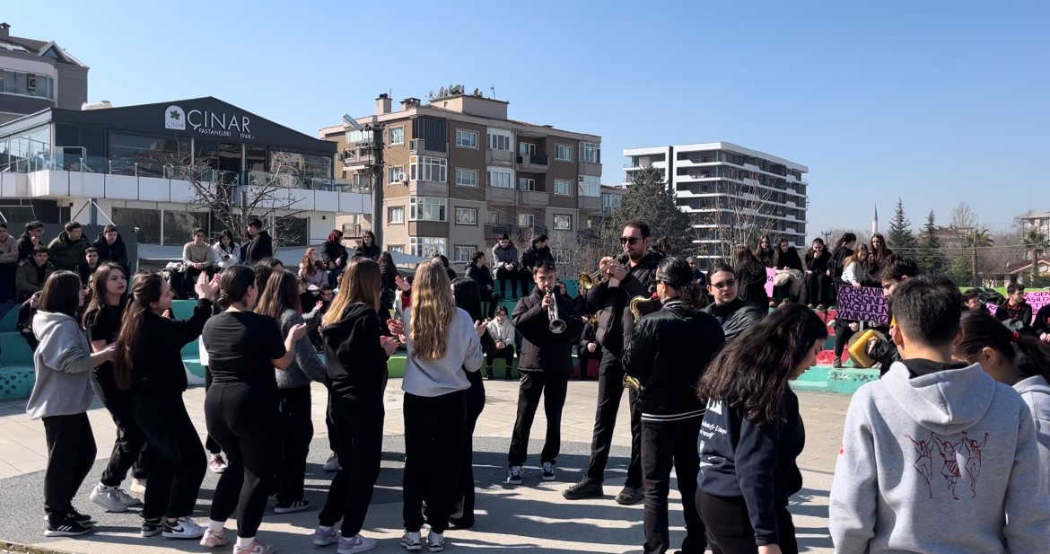 Akran zorbalığıyla mücadele için yürüdüler