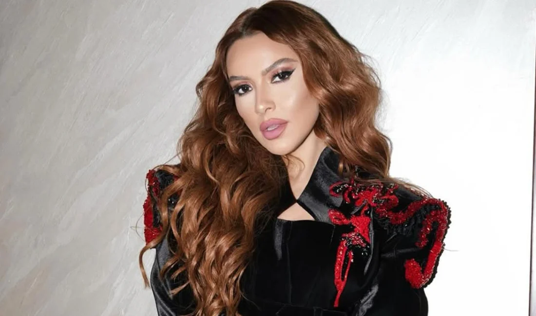 Ünlü şarkıcı Hadise, Türk