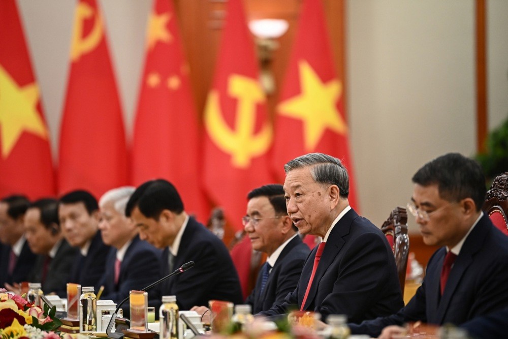 Çin Devlet Başkanı Jinping, Vietnam’da resmi törenle karşılandı