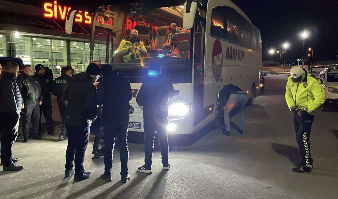Otobüs sürücüsü Sivas Otogarı'na