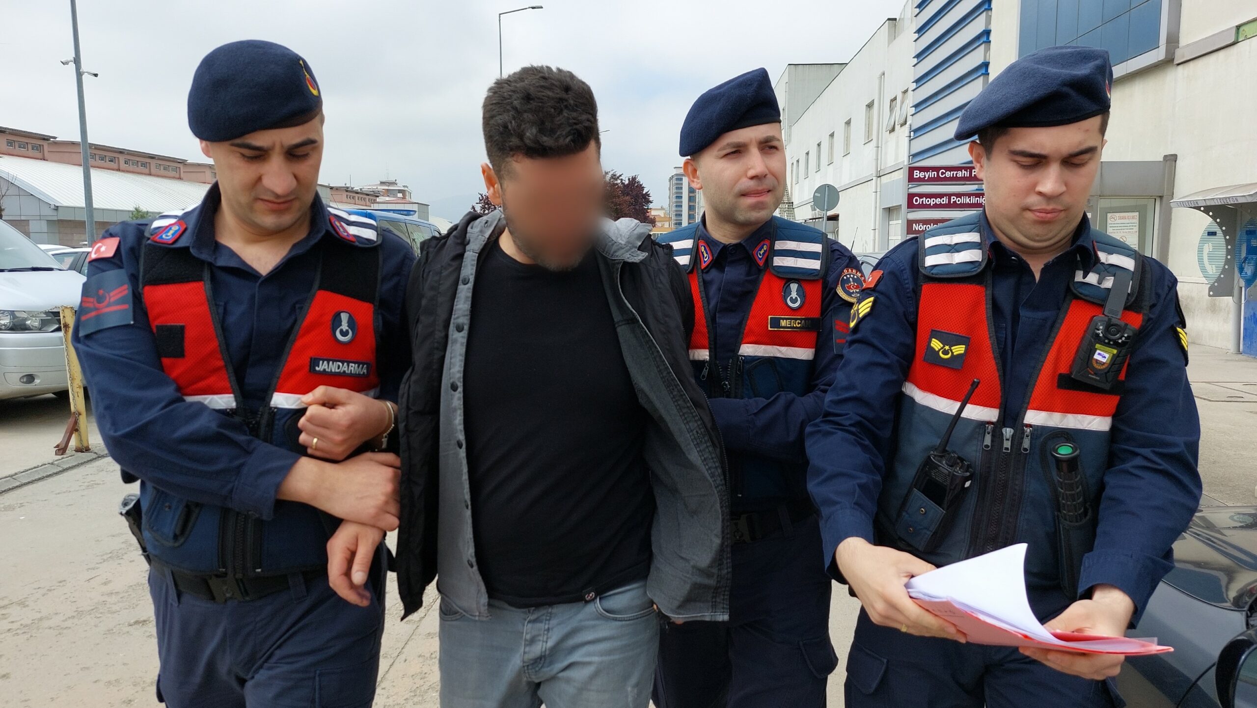 Uzman çavuş uyuşturucu ticaretinden tutuklandı!