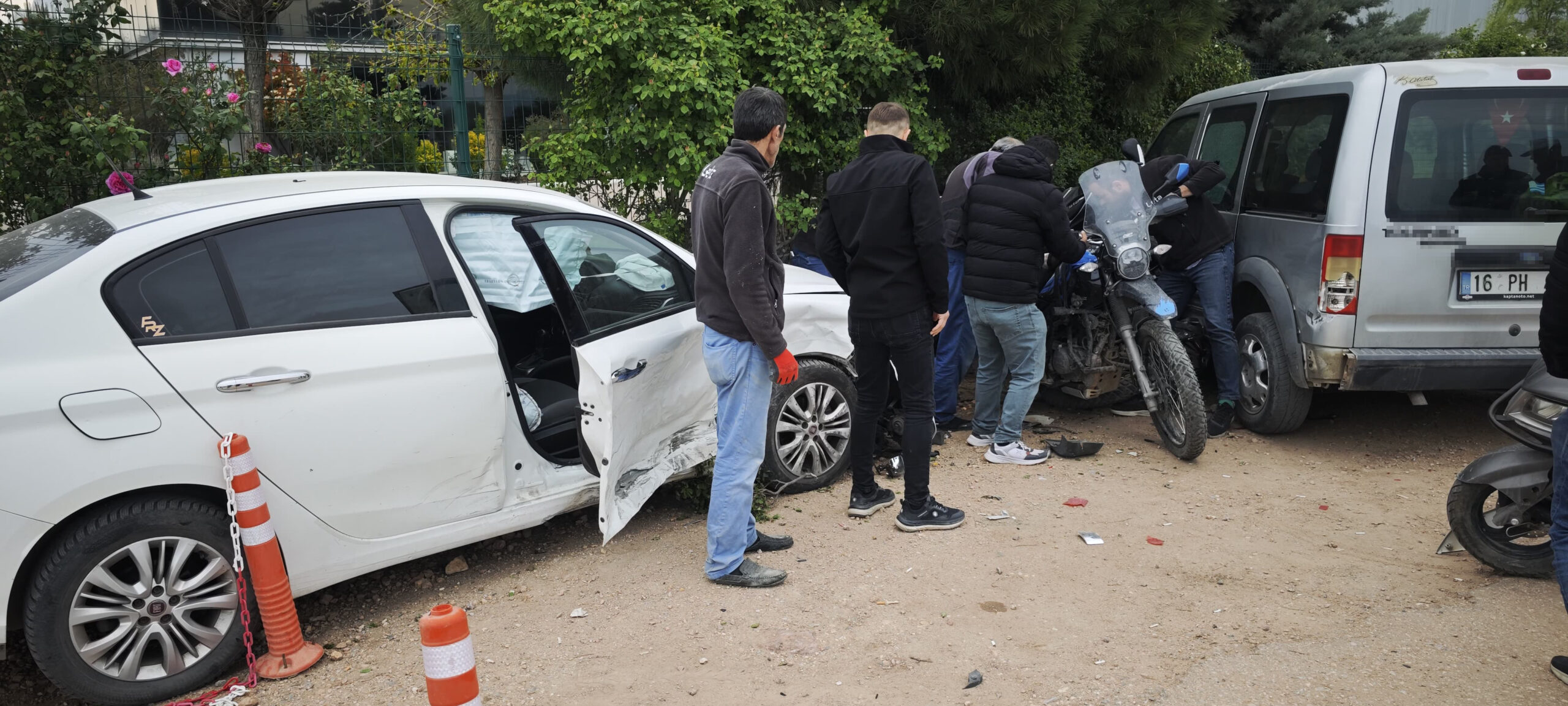 İnegöl’de zincirleme kaza: 4 yaralı