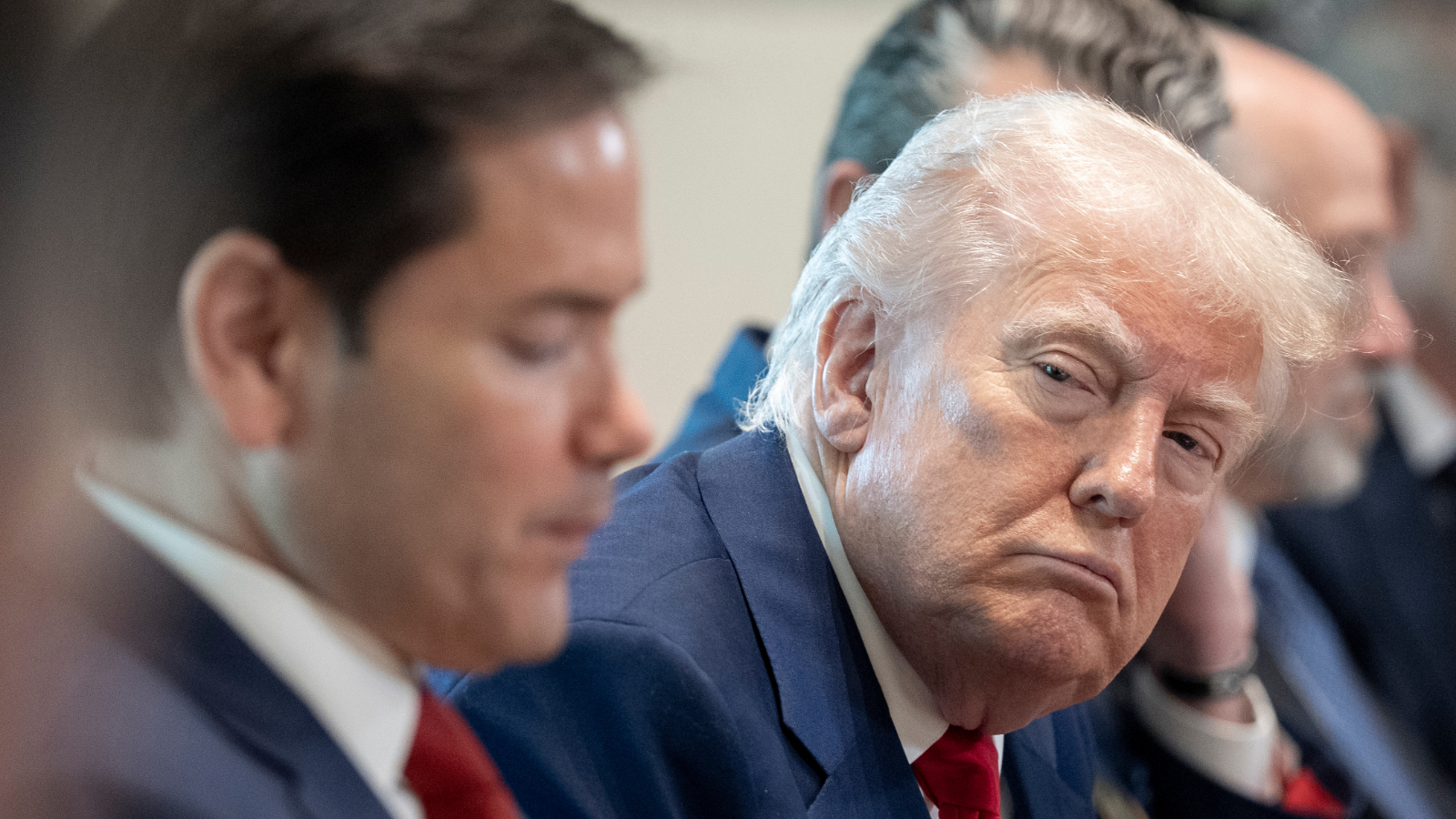 Donald Trump: Çin’de fabrikalar kapanıyor çünkü biz onların ürünlerini almıyoruz