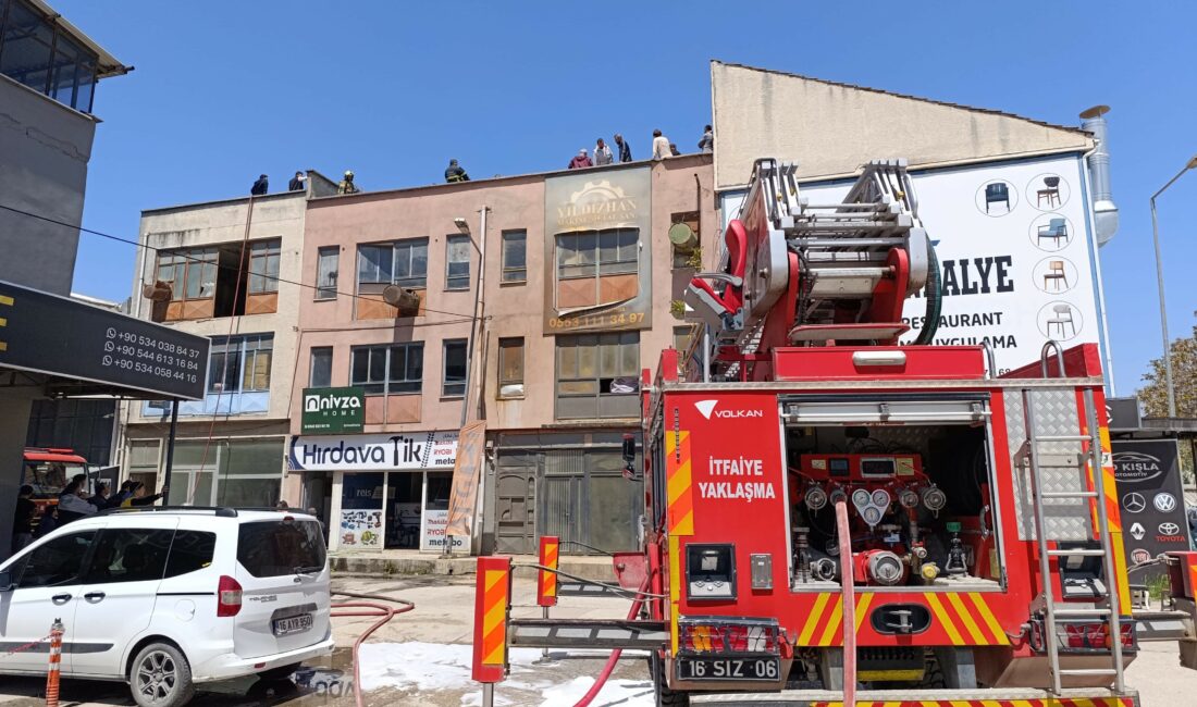 Mobilya imalathanesinde yangın çıktı! Bursa'nın İnegöl ilçesinde mobilya