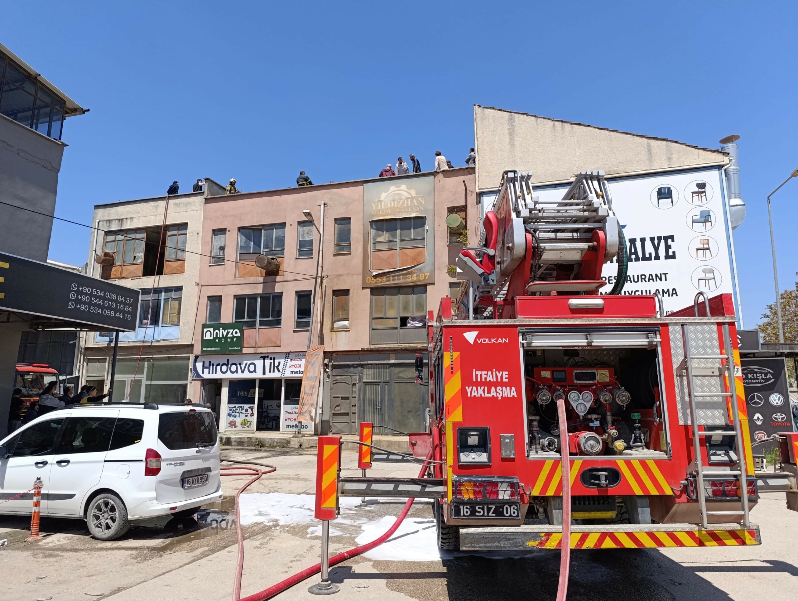 Mobilya imalathanesinde yangın çıktı!
