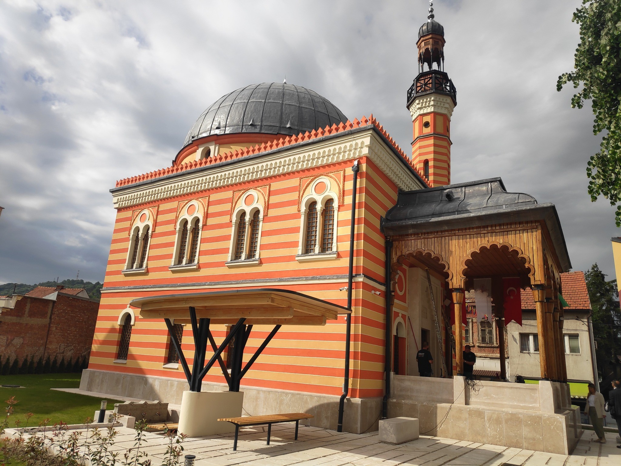 Bosna Hersek’te Türkiye’nin desteğiyle yenilenen Behram Ağa Camii açıldı