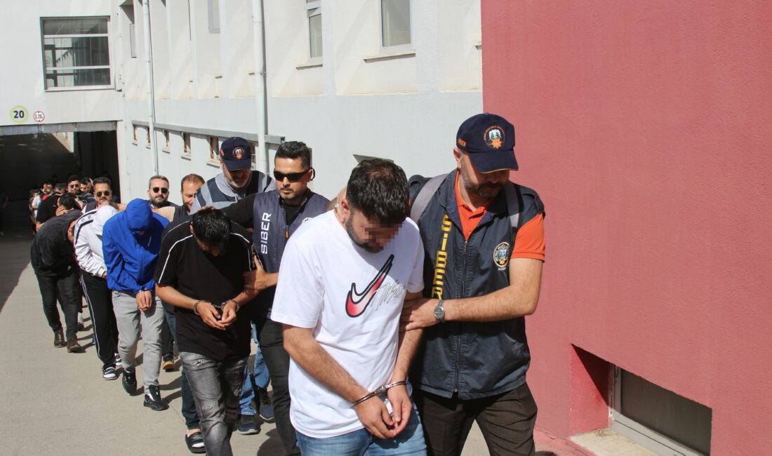 Adana merkezli 20 ilde