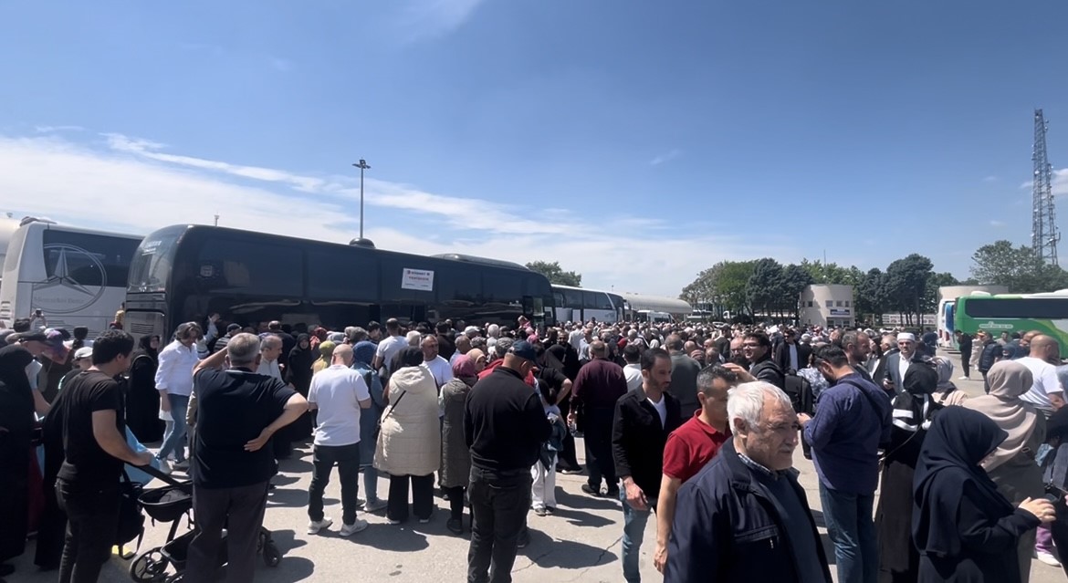 Bursa’da ilk hac kafilesi dualarla yola çıktı