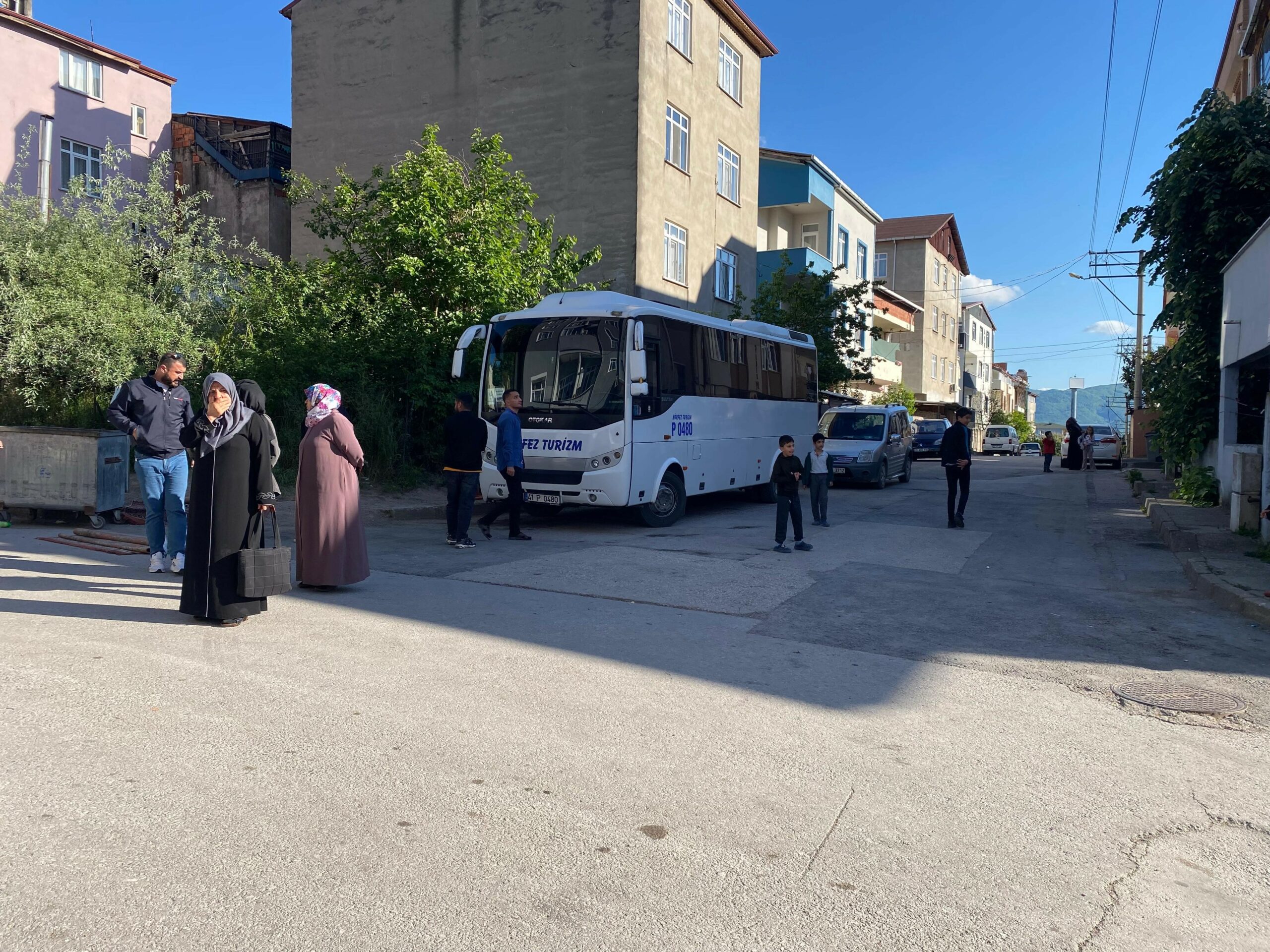 Servis minibüsünün çarptığı 7 yaşındaki çocuk yaralandı