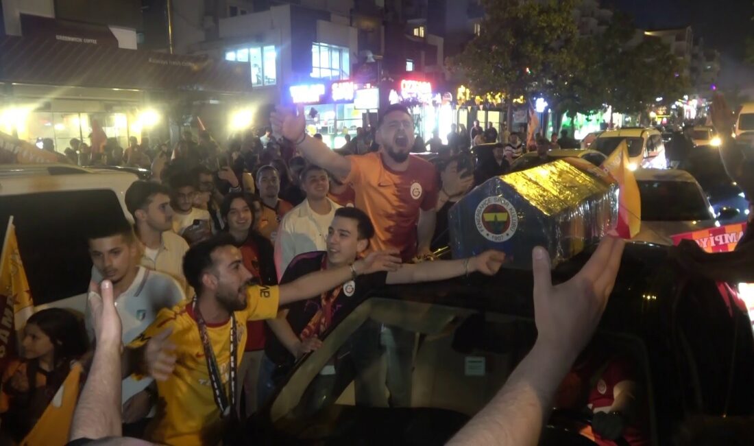 Şampiyonluk kutlamalarında Fenerbahçe tabutu taşındı Trendyol Süper Lig'de 25.
