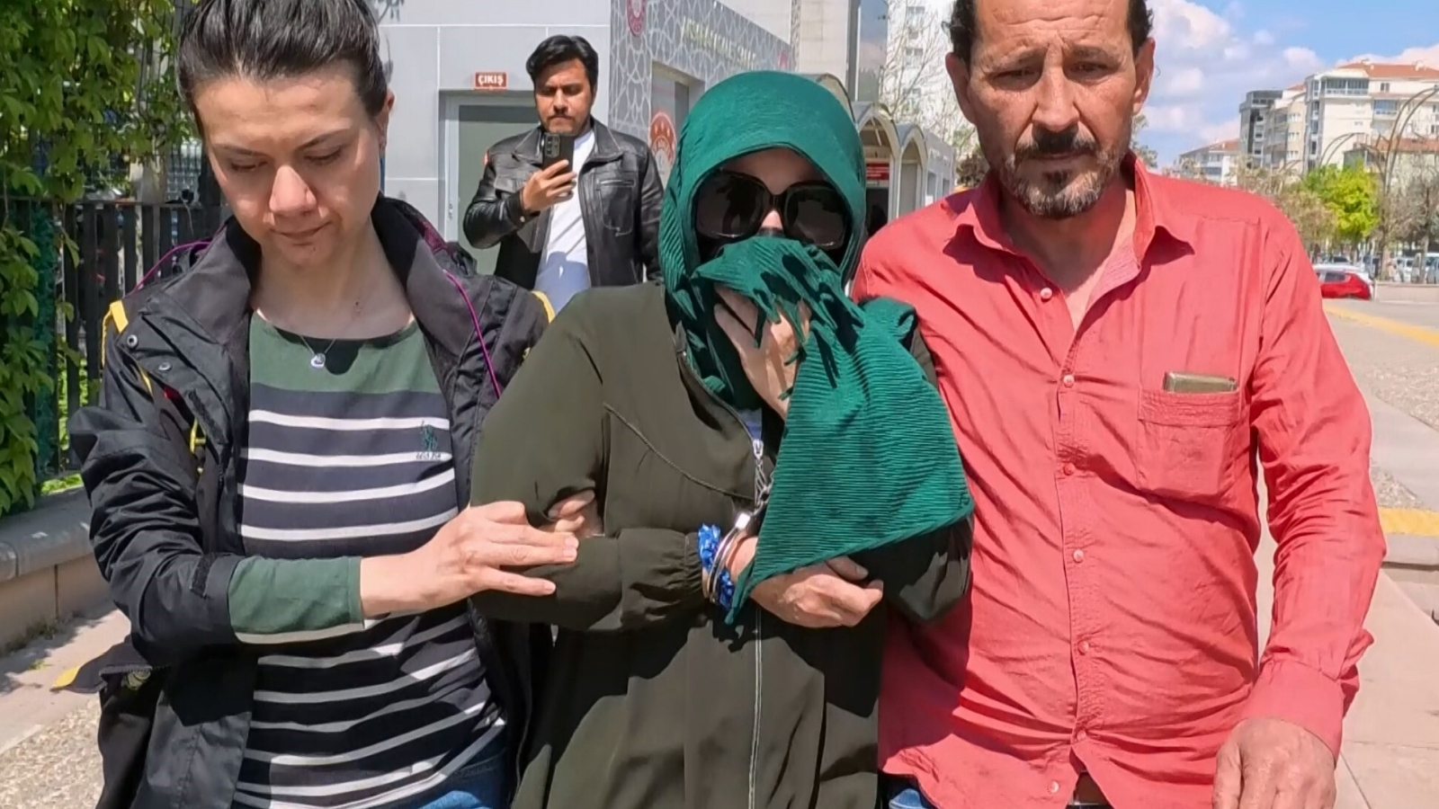 Aksaray’da 100 suç kaydından 94 yıl hapis cezası bulunan kadın yakalandı