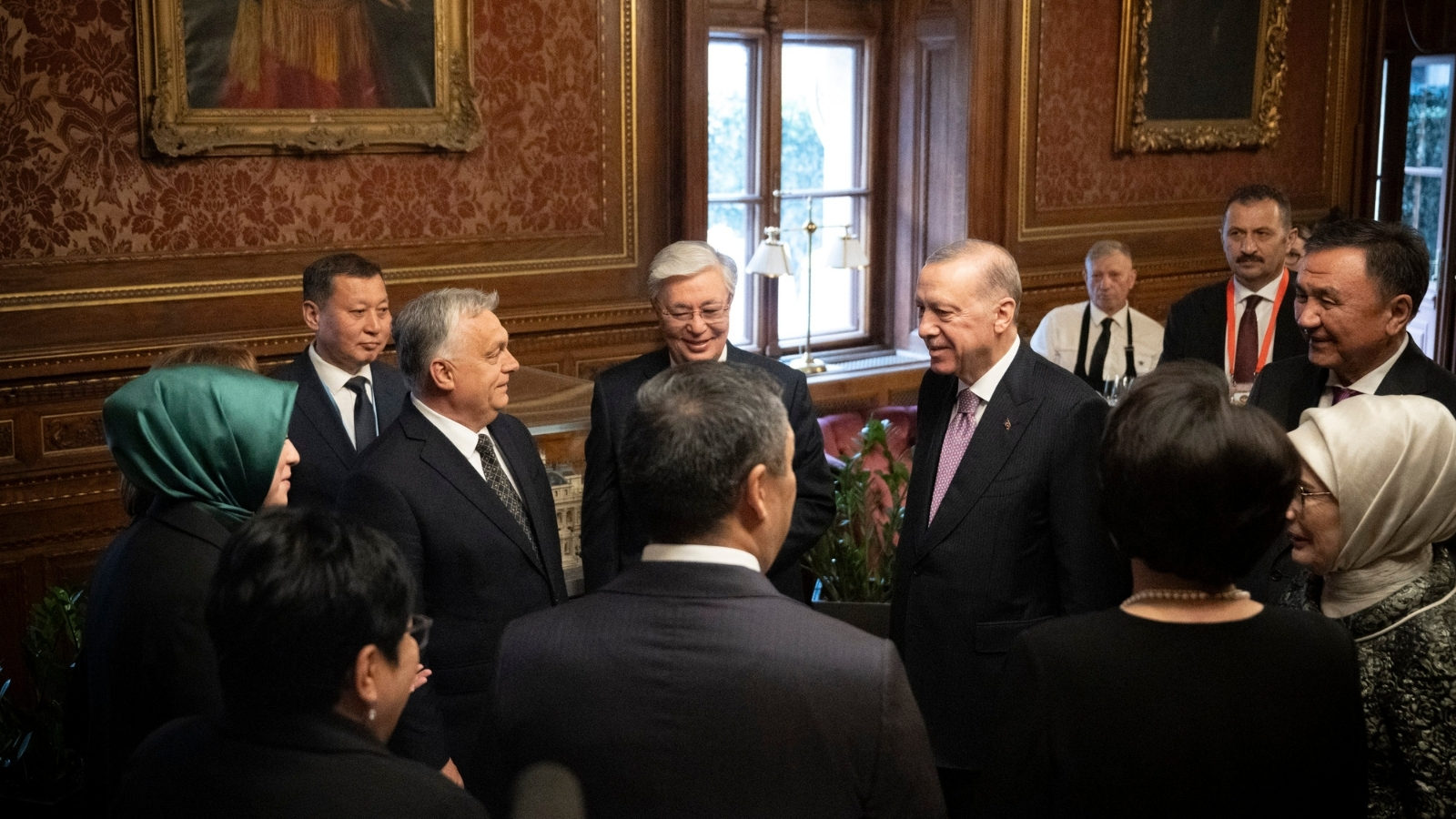 Erdoğan, Macaristan’da Başbakan Orban ile kültürel programa katıldı