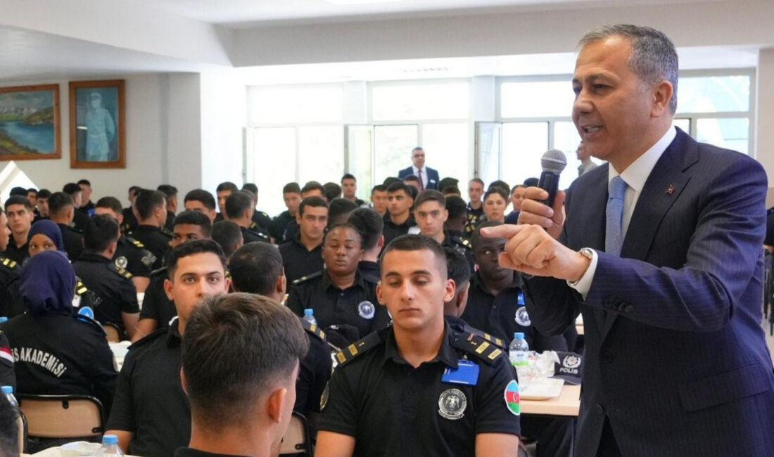 İçişleri Bakanı Ali Yerlikaya,