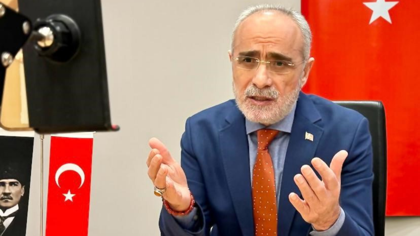 Yalçın Topçu: “Ana dilini iyi bilen, her dilin kapısını aralar”