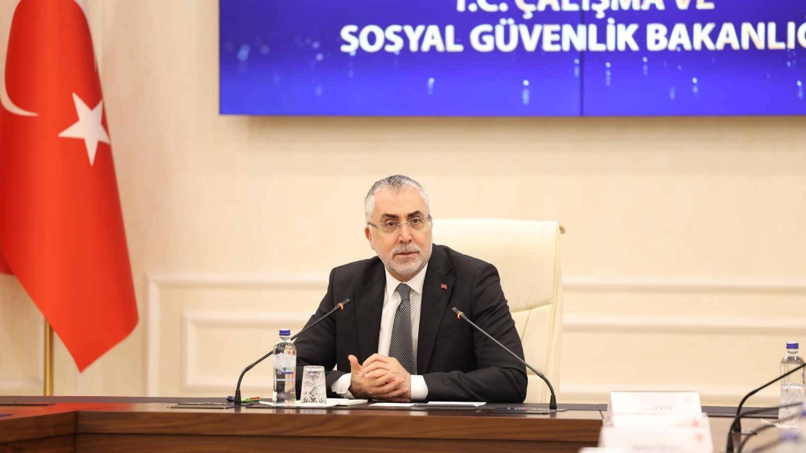 Bakan Işıkhan, eczacılarla bir araya geldi