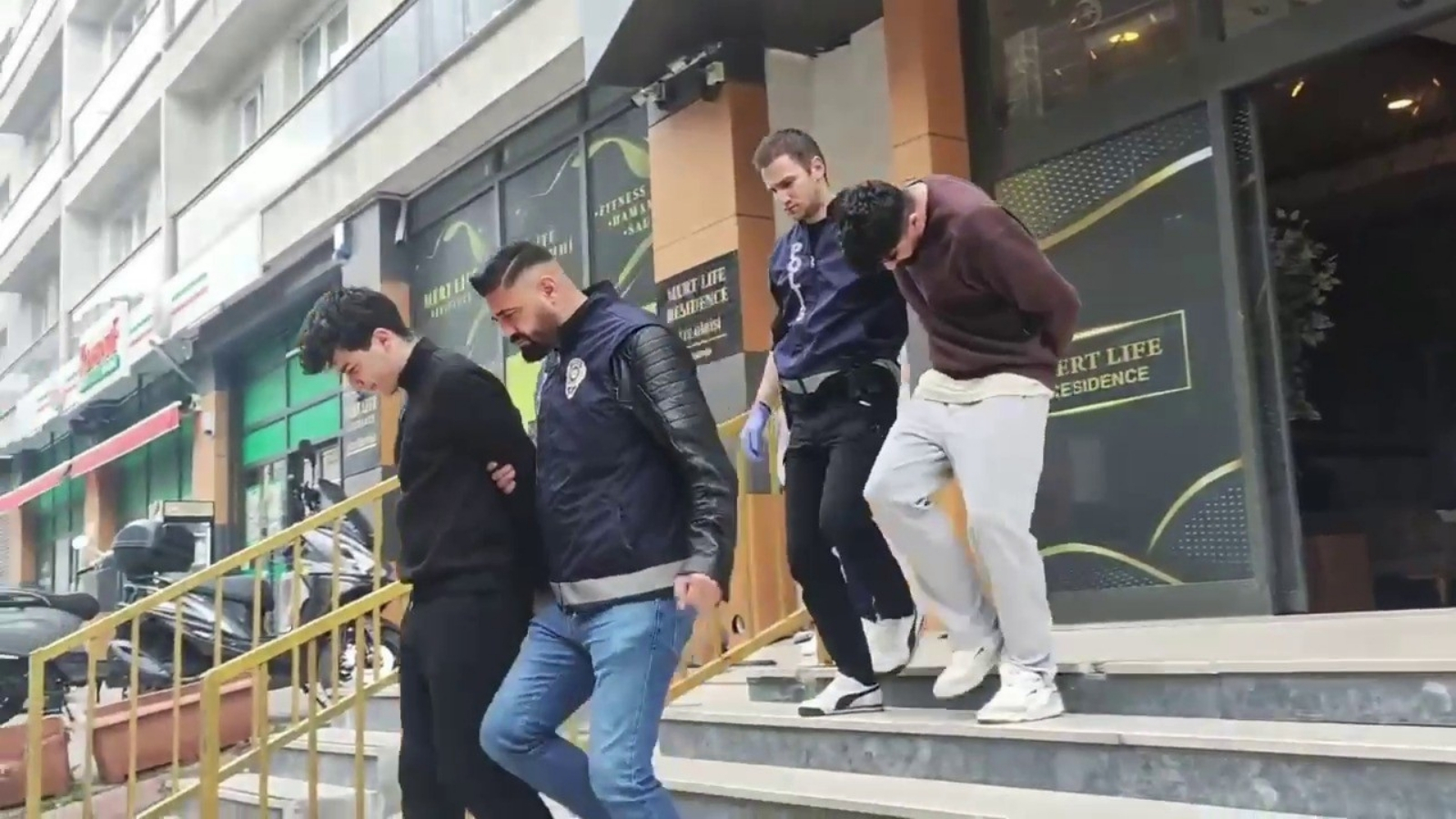 Bursa merkezli 4 ilde dolandırıcılık operasyonu: 18 gözaltı