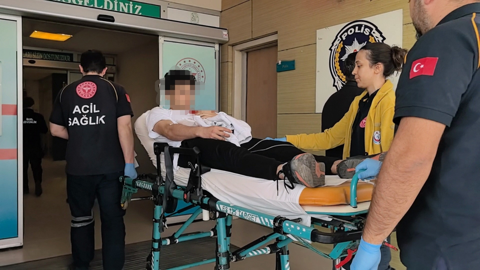 İnegöl’de arkadaşıyla şakalaşan genç bıçaklanarak yaralandı