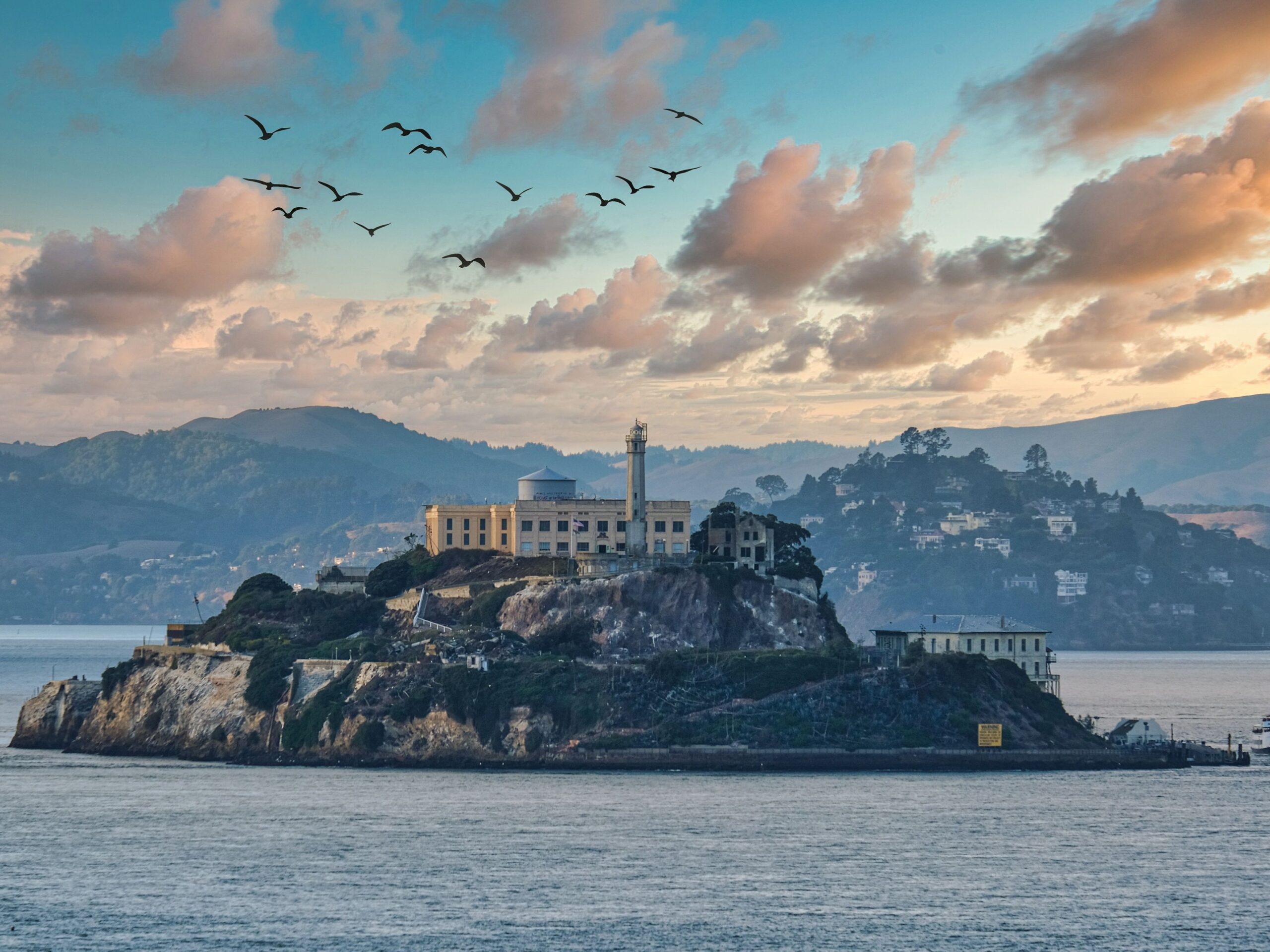 Trump’tan dünyanın en ünlü hapishanesi Alcatraz’ı yeniden açma talimatı